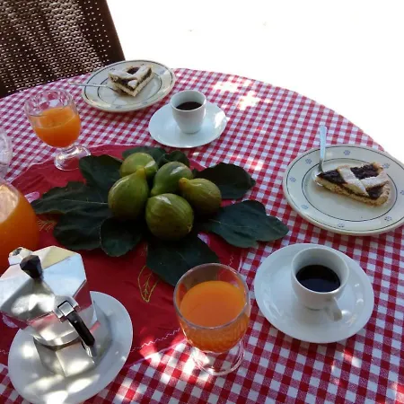 Trulli La Collinetta Tatil Evi *